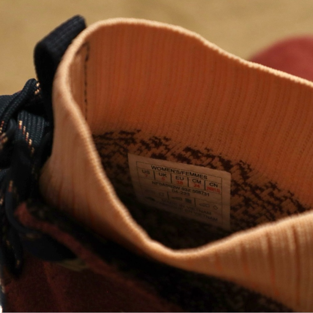 The North Face Women's Back-To-Berkeley III Sport Waterproof Boots - Picture 5 of 7